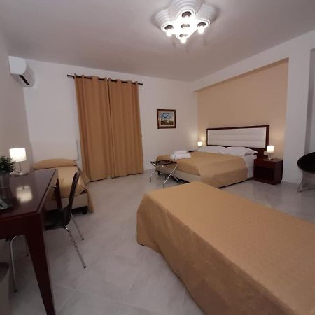 Siracusa Breakfast & Rooms Szirakúza Kültér fotó