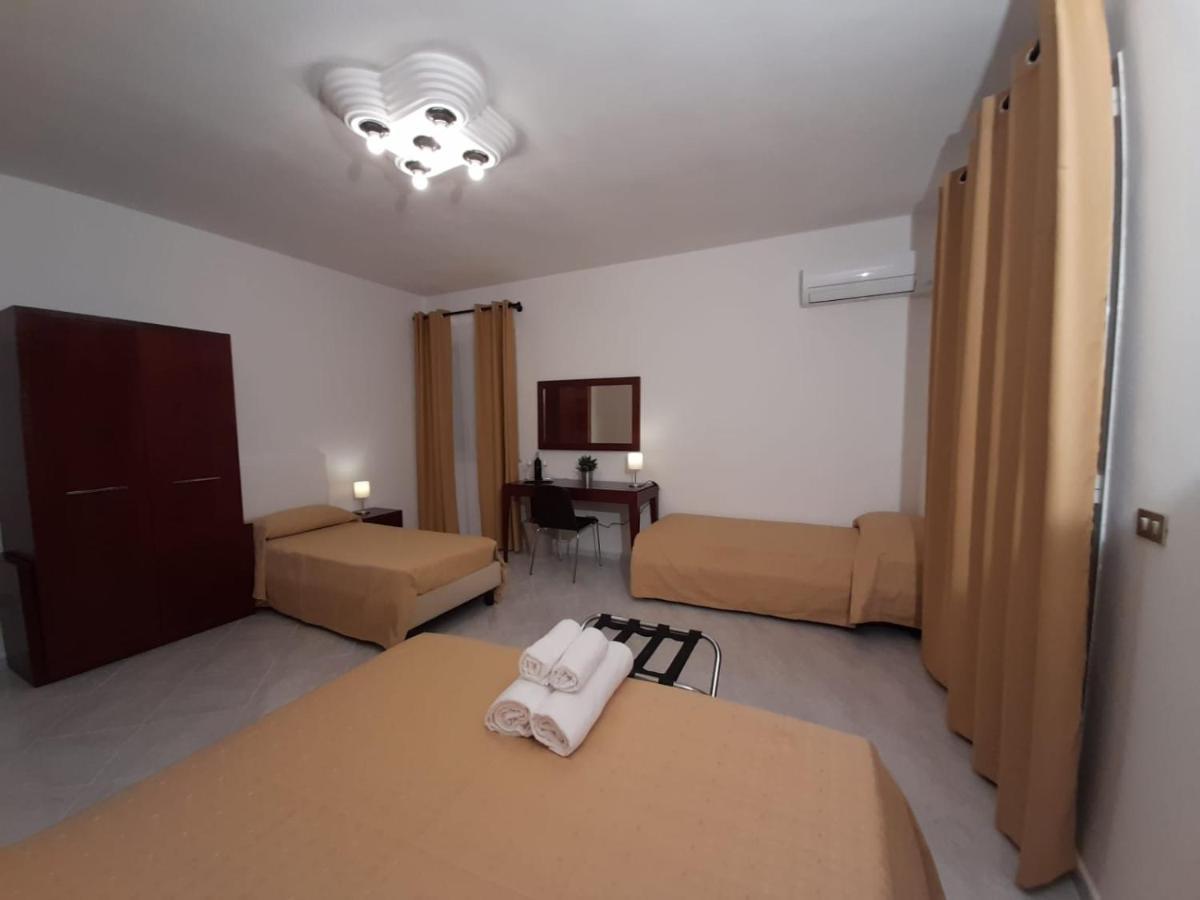 Siracusa Breakfast & Rooms Szirakúza Kültér fotó